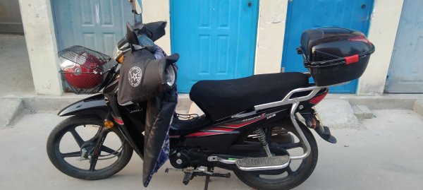 出售弯梁100，已上牌带保险，百公里2个油，金城劲力牌5000公里出头，保养及时需过户