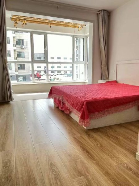 南江书香苑电梯2楼，80平精装短住，地暖双气，急售三天只需33.8万价格小议