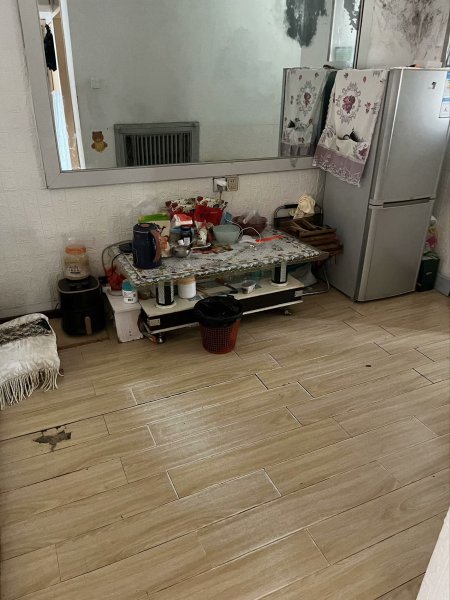 便宜出售东山小区二楼可短租