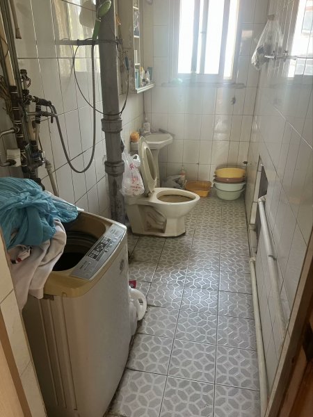 出租政府一区三楼