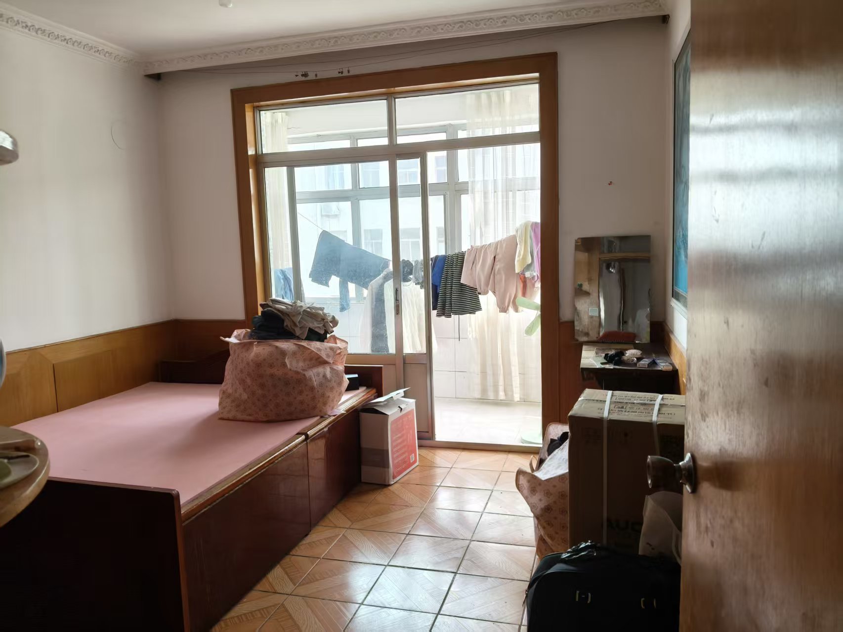 静园小区14号楼二单元三楼西房屋出租