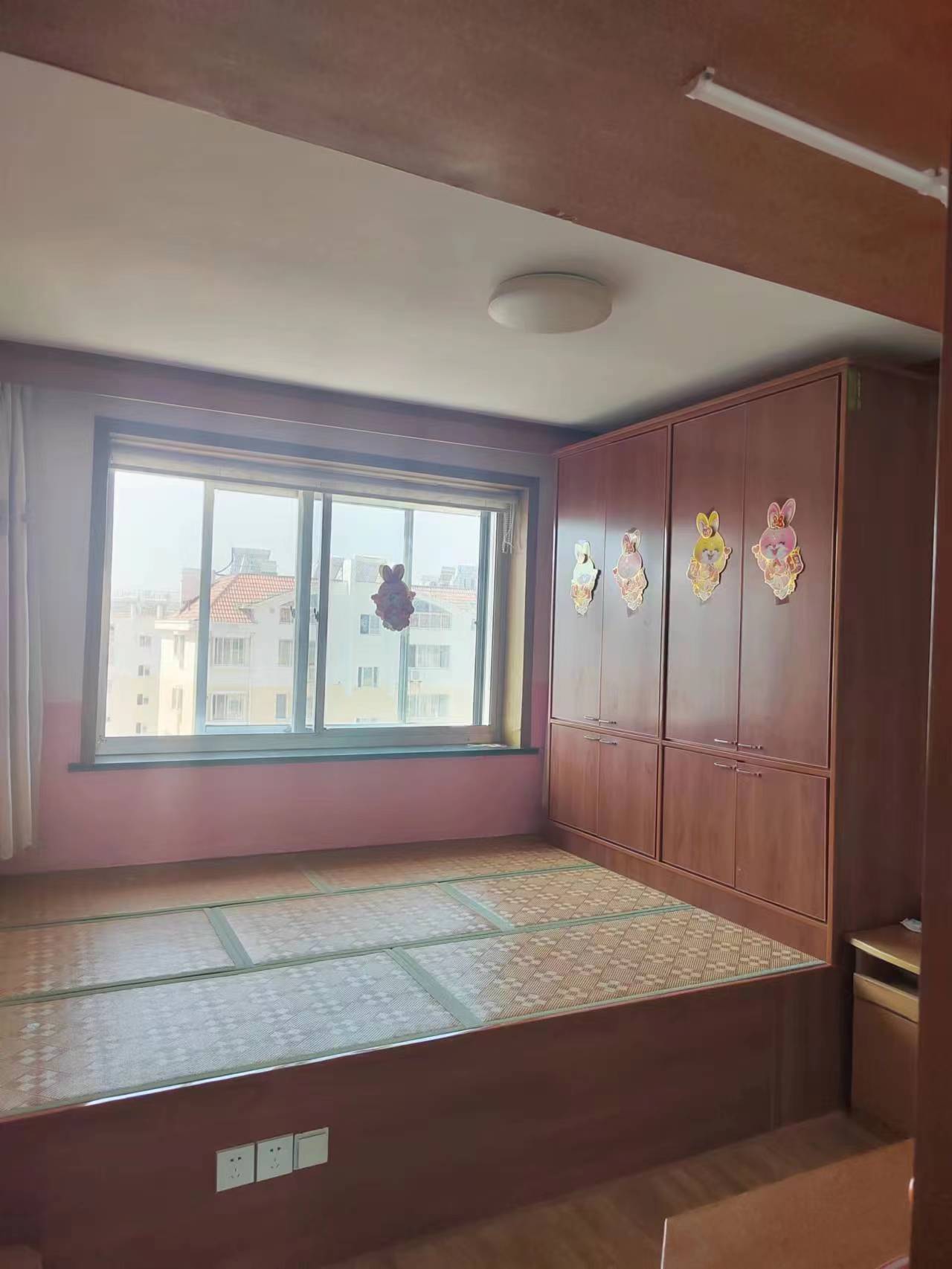 文苑小区六楼87平月租1200带家电家具