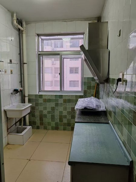 中医院旁金孟小区3楼80平2室家电家具齐全双气800/月干净整洁拎包入住
