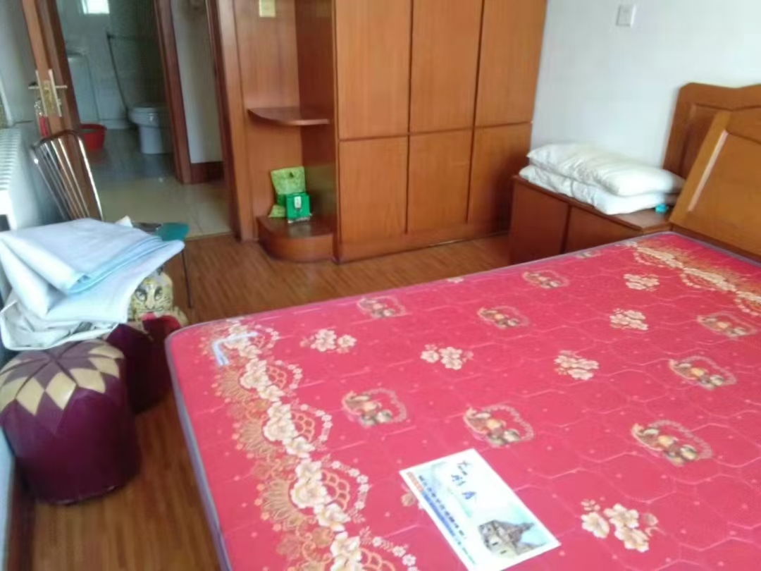 中医院旁金孟小区3楼80平2室家电家具齐全双气800/月干净整洁拎包入住