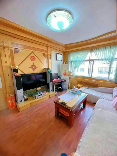 向阳二区2001年竣工，3楼，85.22平，35.8万，精装双气