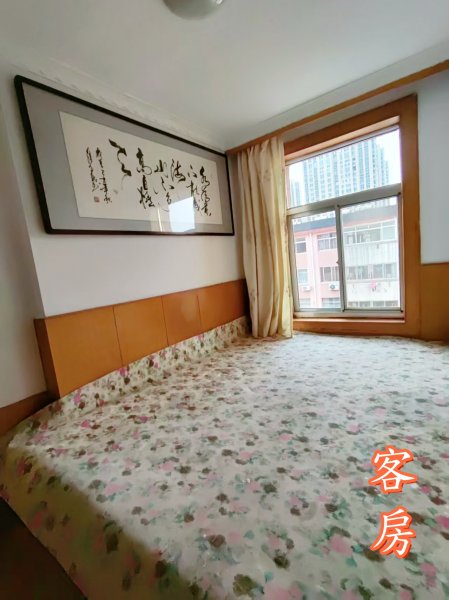 东山小区5楼75平3室家电家具齐全双气有空调热水器800/月干净整洁拎包入住