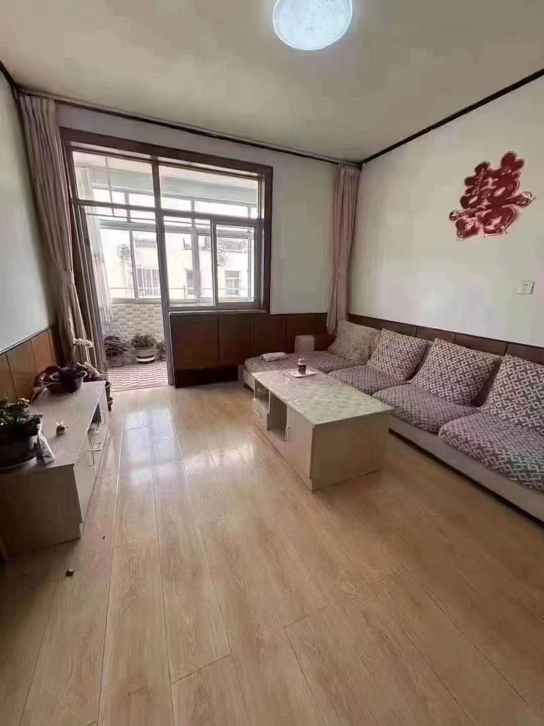 黄山小区四楼66平，精装两室两厅，双气，拎包入住，生活方便