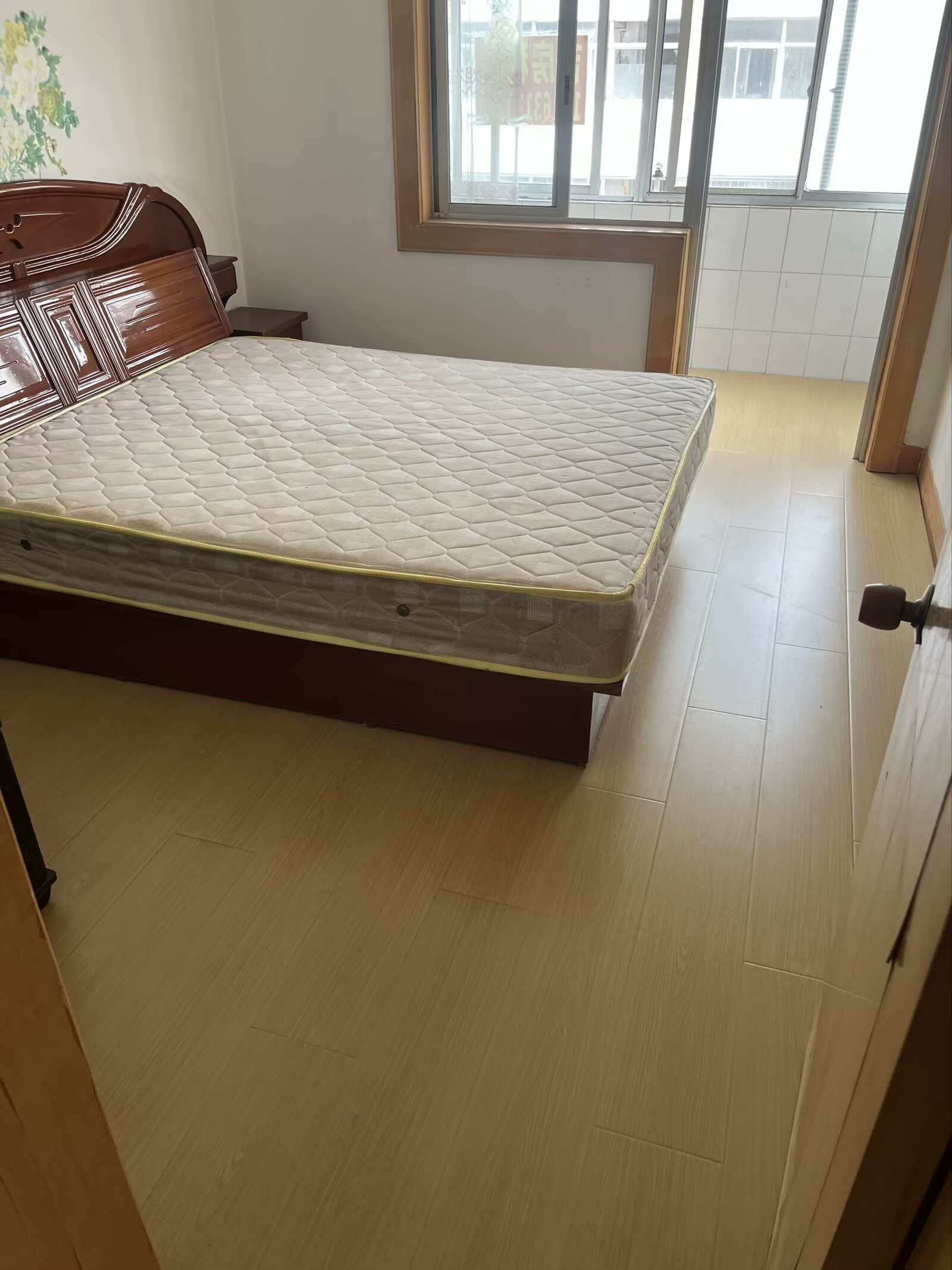 出租华冠小区三楼