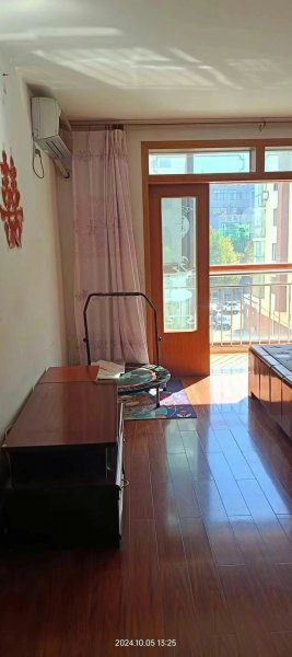 ​​​​​​​​官地明珠花园3楼124平，地暖实木精装，3室南厅68.8万‎ ‏﻿  