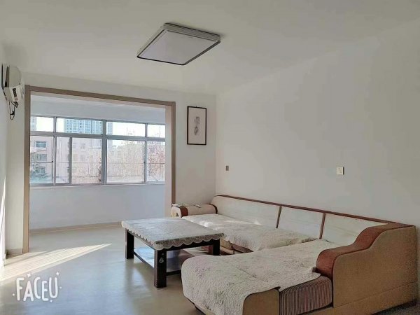 东山小区，三楼 70平，44.8，精装未住