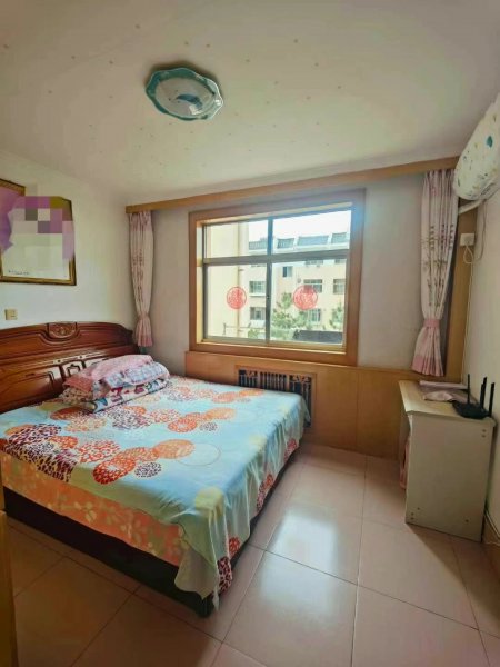 静园小区3楼，77平，24.8万 三室一厅，简装修，双气