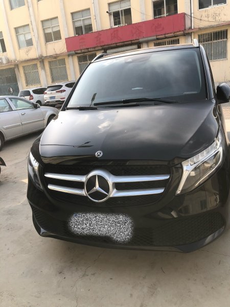 奔驰V260尊贵版，