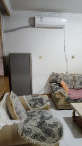 新华小区9号楼5楼出租