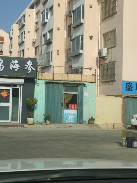 怡园小区西侧门市房出租