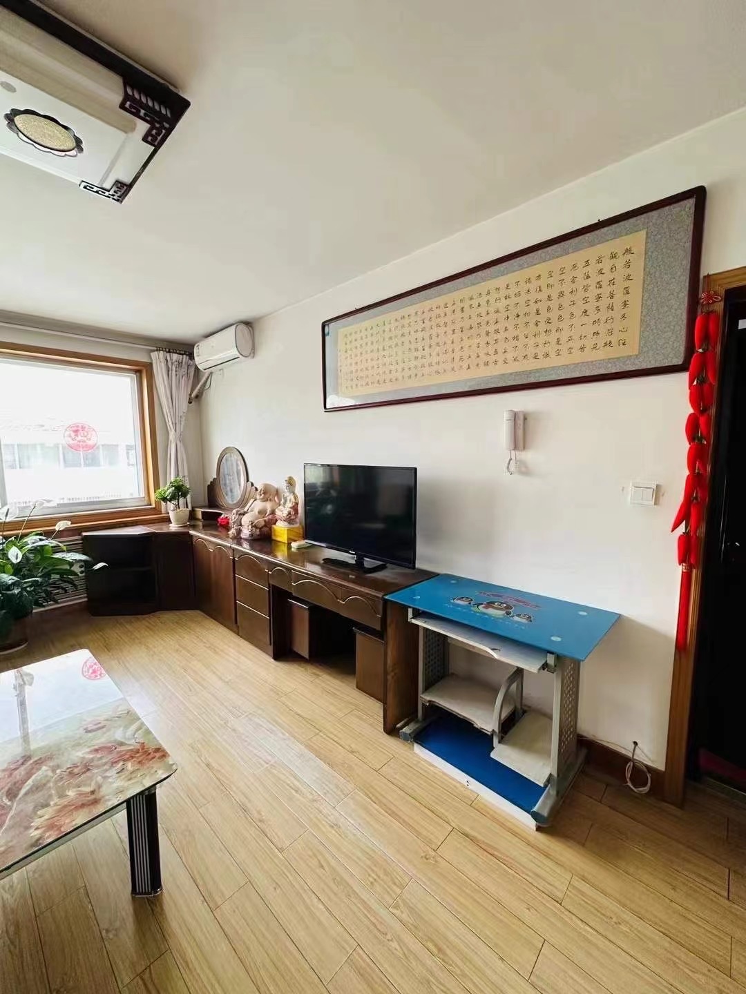 海渊小区起脊五楼边户，93.4平，精装两室两厅，家里亮敞，双气，拎包入住