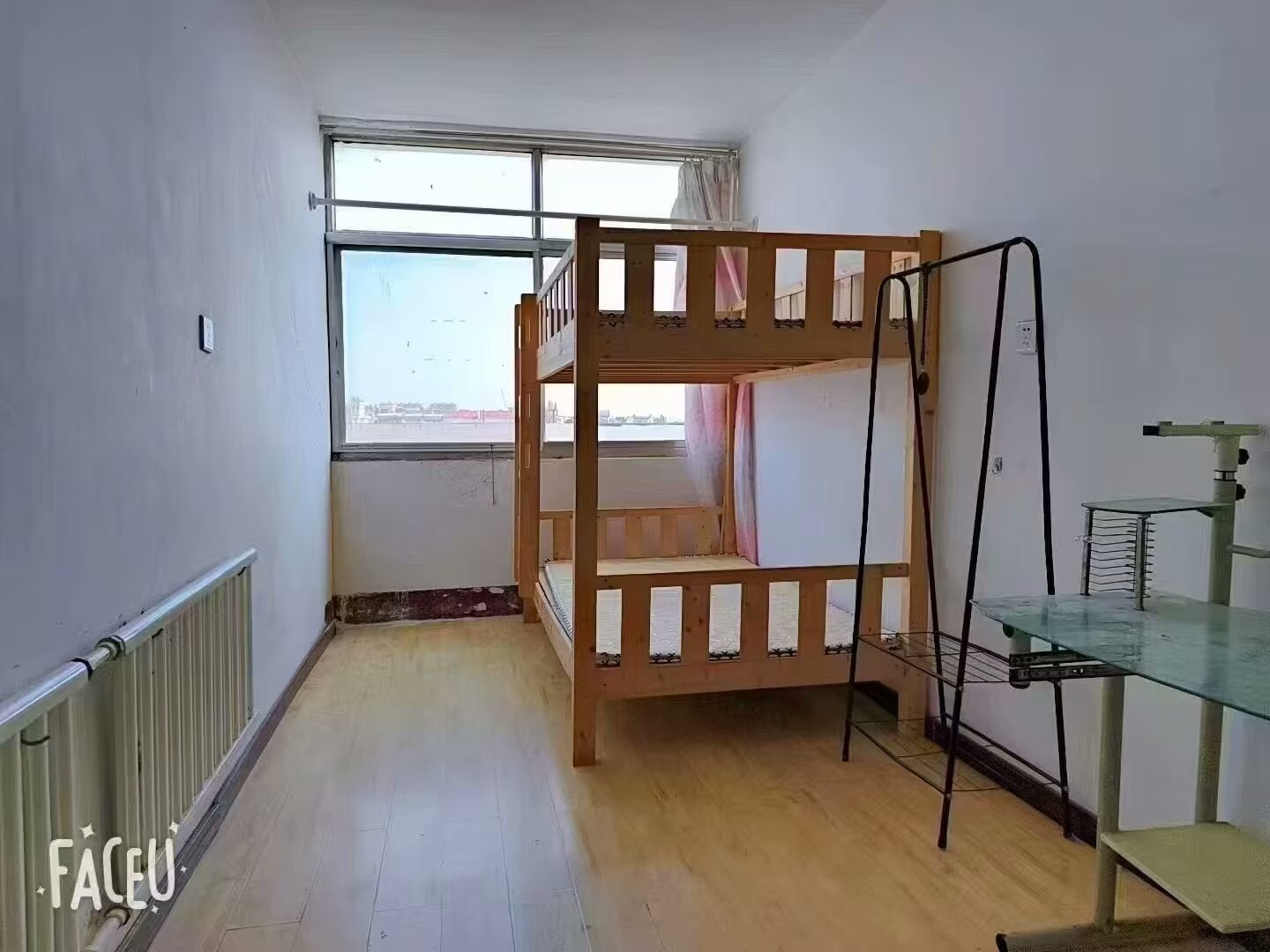 出租前源小区六楼