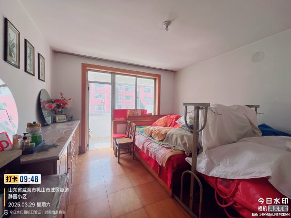 园小区，2楼，67平，两室一厅卫生间带窗户。25.8万
