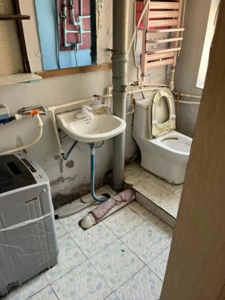 出租 东山小区二楼 三室拎包入住月租700