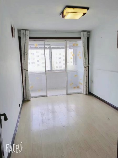 金泰小区出租出售 三楼边户，精装短住，118平三室朝阳，仅售45.8万，年租每月1000
