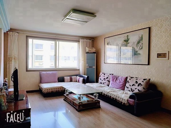 文苑小区四楼 105平 49.8万， 两室????三室两厅 地暖双气