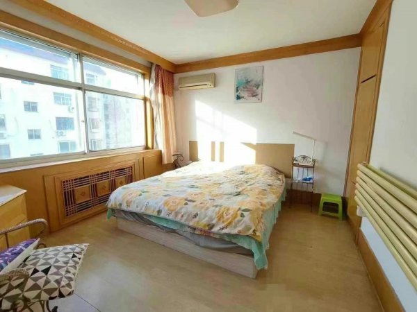 城东一区3楼117平，63.8万 三室两厅一衣帽间