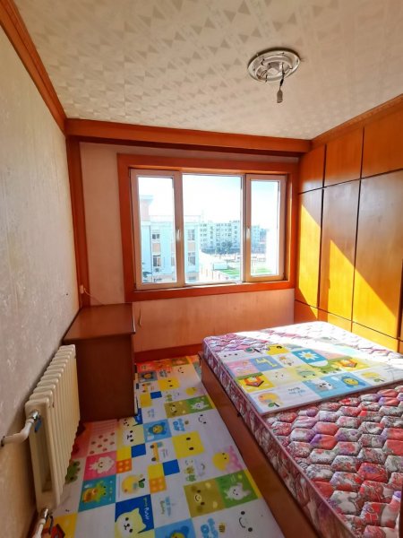 海峰街市场旁3楼80平3室家电家具齐全双气700/月干净整洁拎包入住