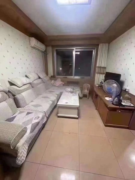 光明小区四楼73.58平，两室，配所有家电，双气，拎包入住