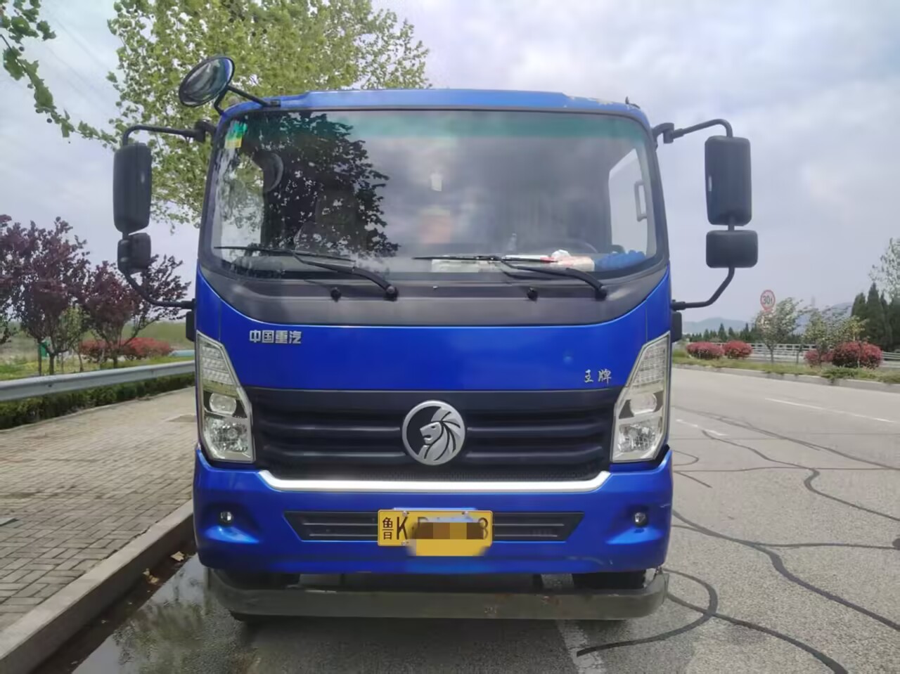 王牌前四后四翻斗自卸车