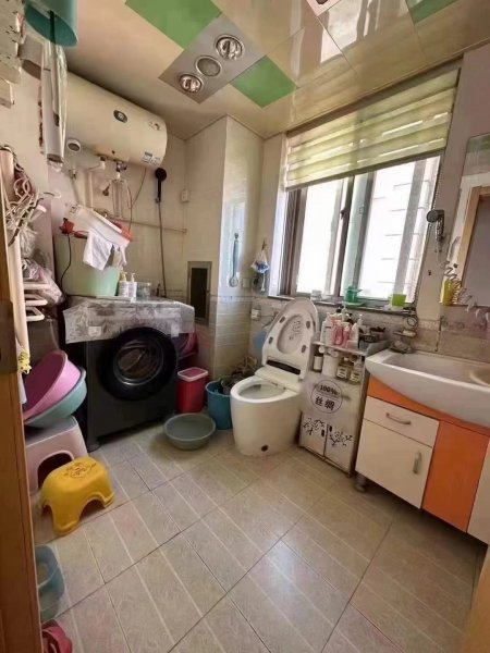东风华冠框架三楼，105平，两室边户，全明户型