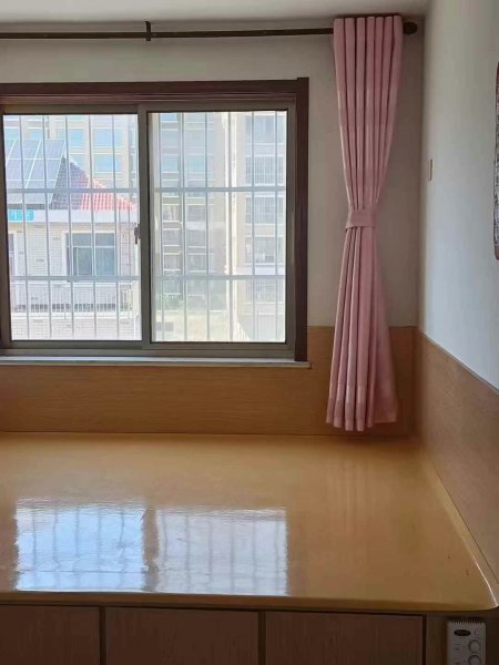 西城华府精装二楼出租