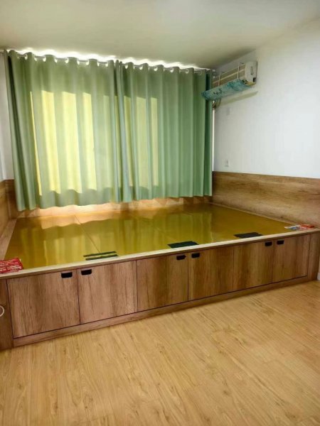 幸福小区2楼87平 ，两室两厅一衣帽间，19年新装修地暖，洗手间有窗，诚售36.8万