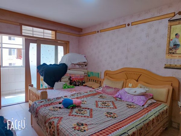 首次出租兴东小区2楼89平，2室两厅，双气家具家电齐全 月租1000元！年租年付