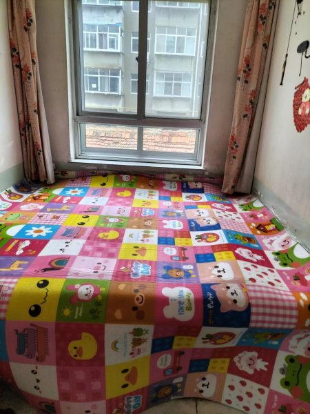 黄山小学北贴地2楼68平2室家电家具齐全500/月干净整洁拎包入住