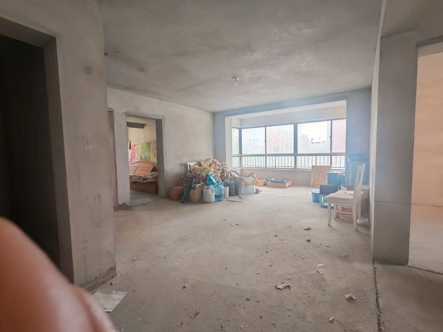 香格里拉二区一楼，边户，127平，三室出售63.8万