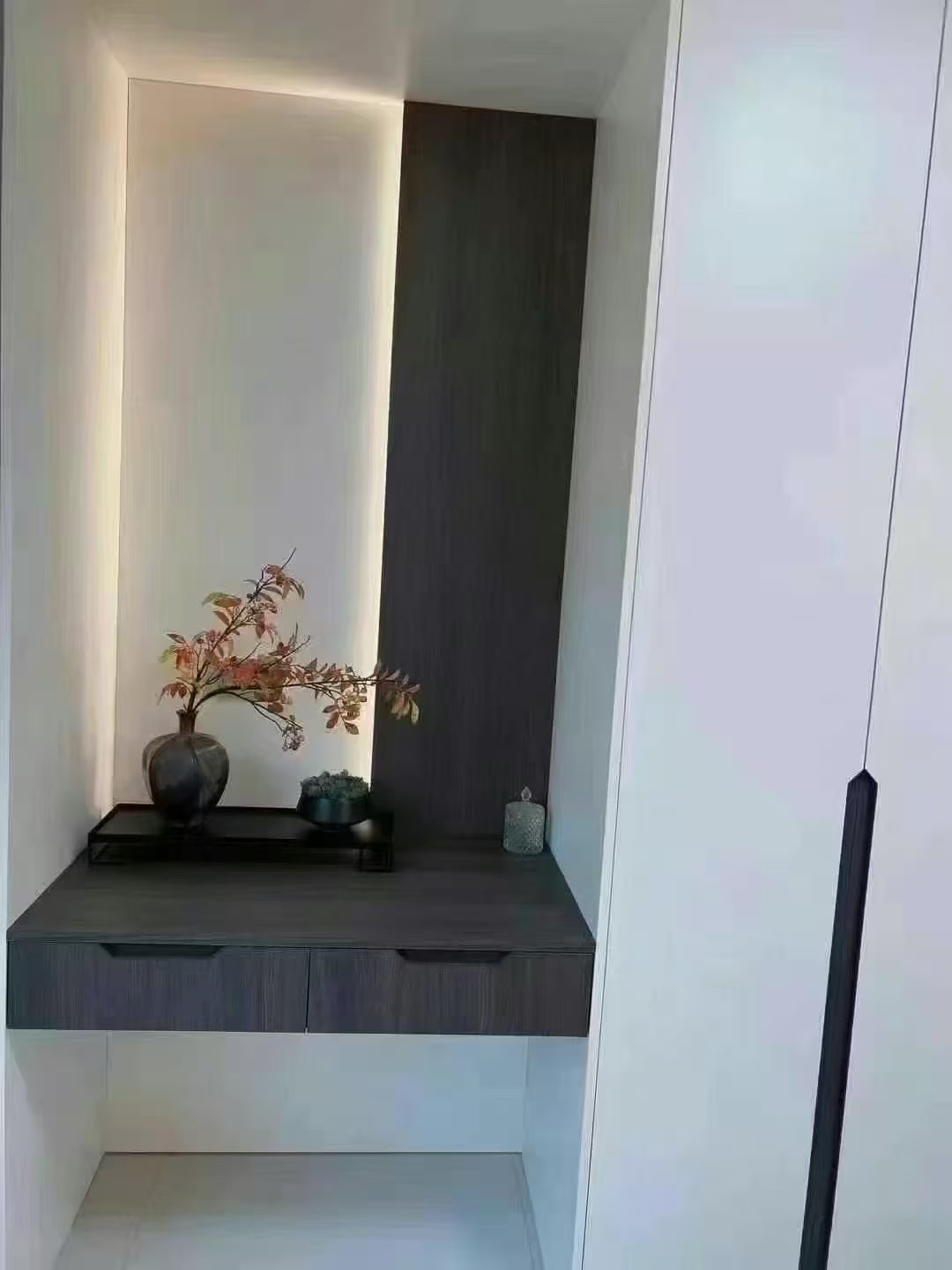 锦城韶华顶账电梯6楼126平 三室两厅两卫全明户型！豪华装修未住，仅售98.8万
