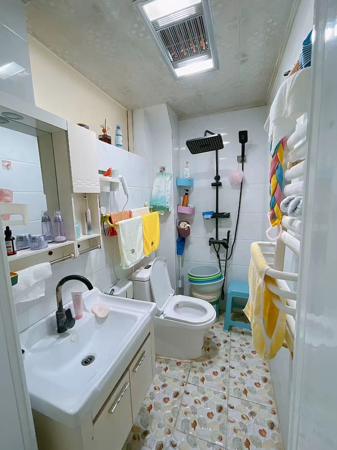 仅售15天:（0首付）罐头厂家属楼5楼（非顶楼、华联广场南），56平，13.8万2室地暖