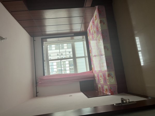 出租隆景园1楼900元一月