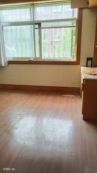 国安小区1楼86平，精装43.8万，二实验小学，机关幼儿园，随时看房