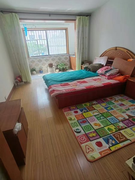 菲格尔花园小区精装2室一楼拎包入住