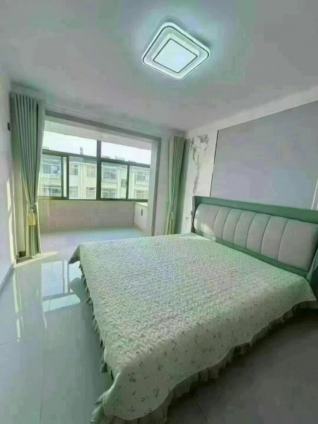 用证首选)黄山小区5楼63平，（实际70平）中厅三室，精装未住地暖，密码门，19.8万