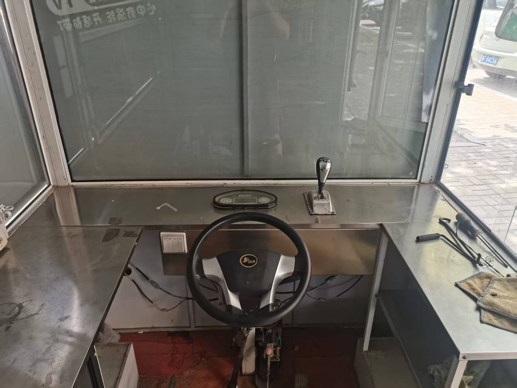 电动餐饮车