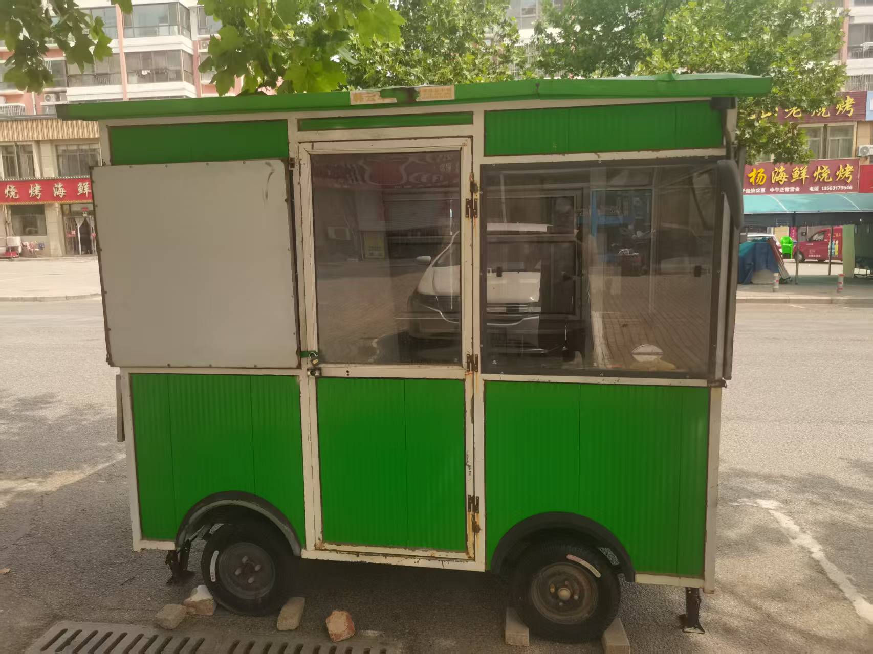 电动餐饮车