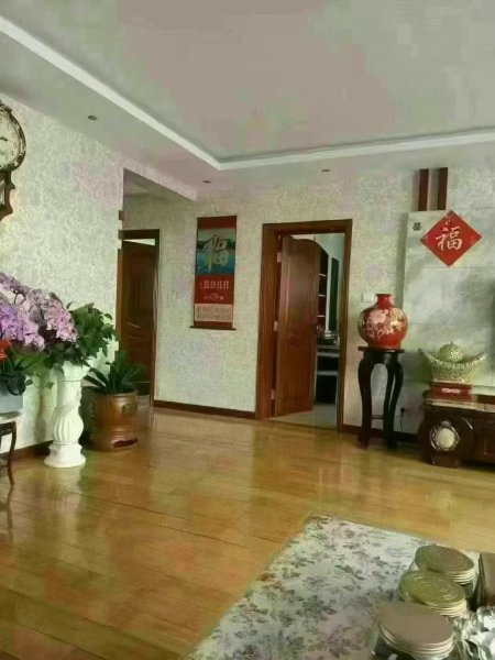 文苑小区，二楼！143平！59.8万！精装双气！三室两厅两卫