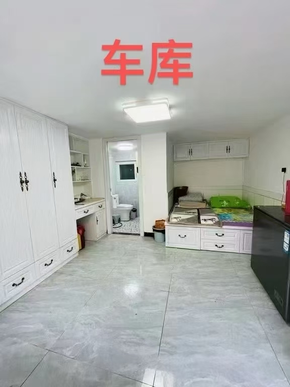幸福二期1楼88平，框架精装短住，带车库。