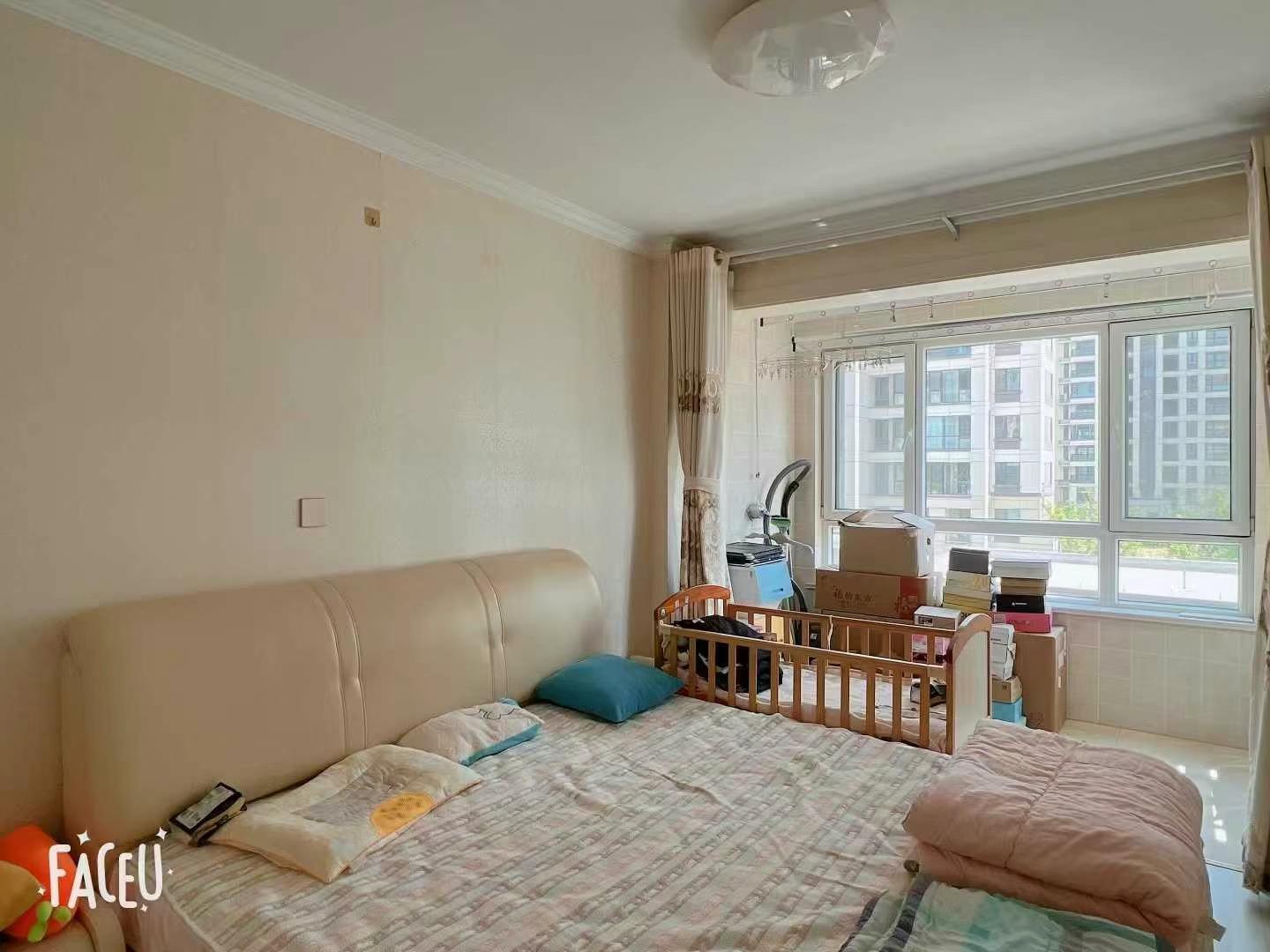 安泰园 3楼、95平 69.8万 三室两厅，精装短住
