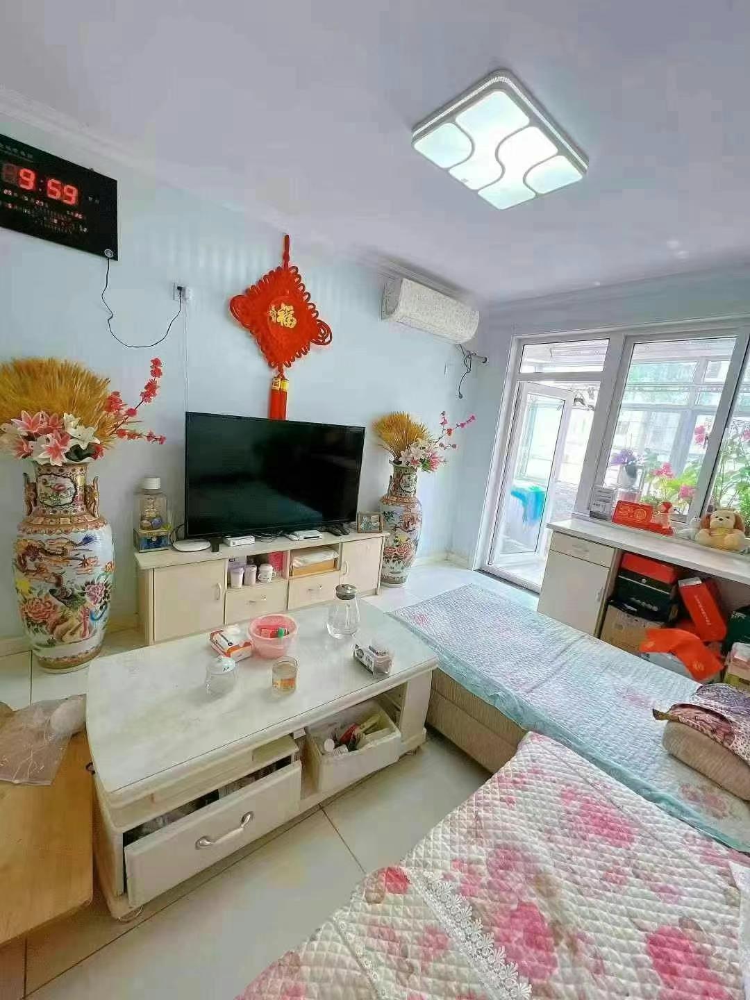 富寓小区1楼，68平，37.8万，地暖天然气