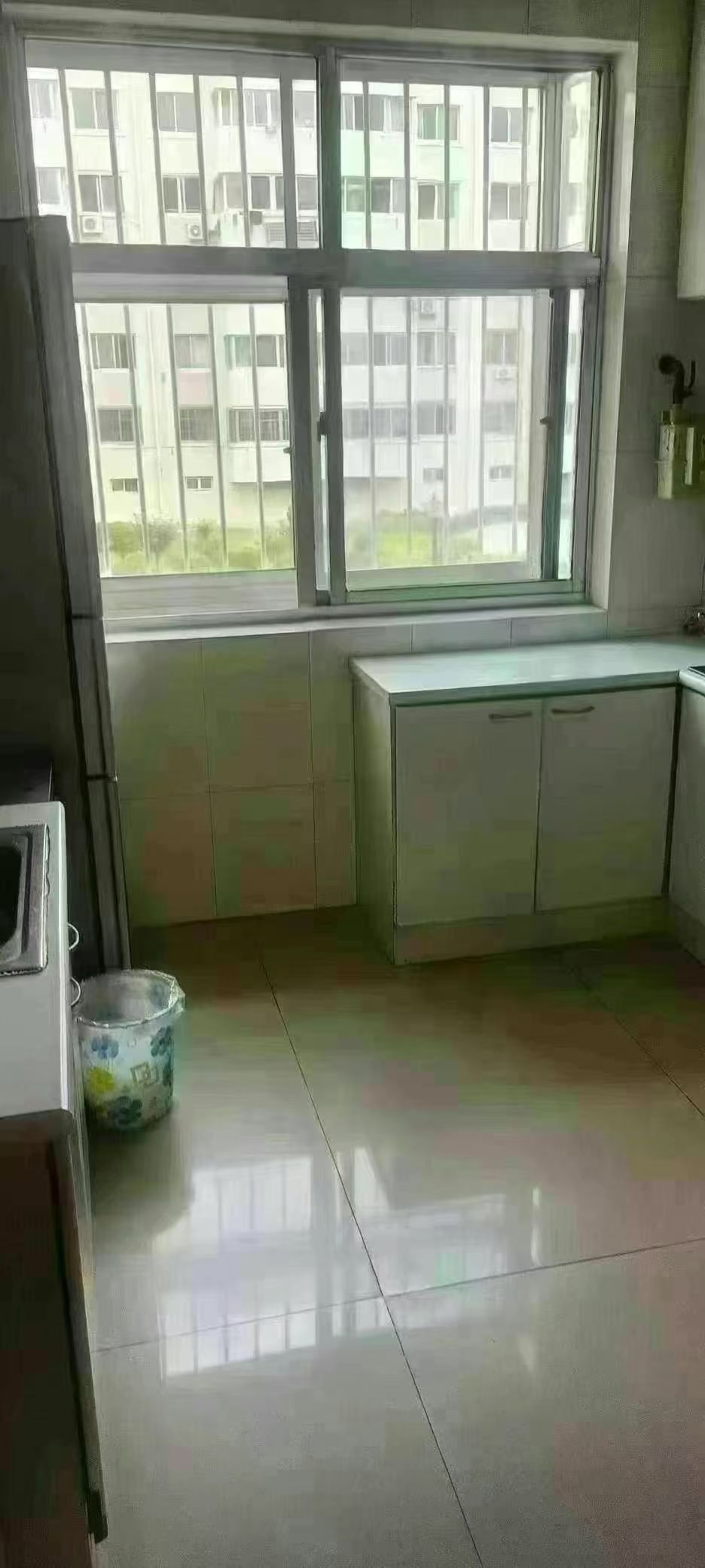 出租 笙歌小区一楼 三室 拎包入住 月租1000