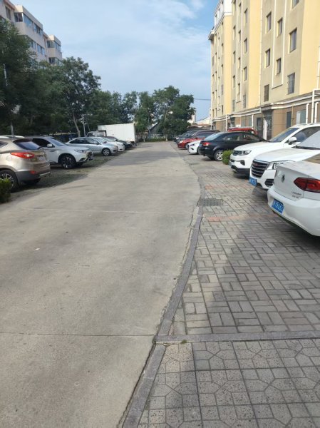 一实小门口的书包房