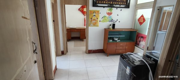 黄山小区29号楼2楼出租，面积70平方米，靠路边，生活方便