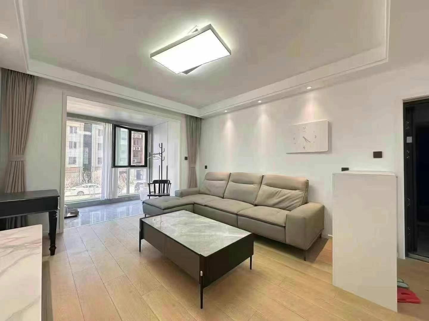 丽景华庭 电梯1楼，97平，49.8万，2室2厅，精装未住